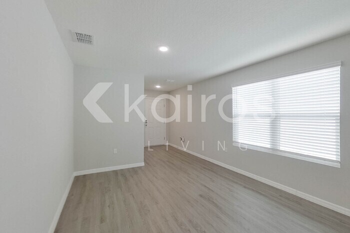 Building Photo - 8533 SW 43rd Ter