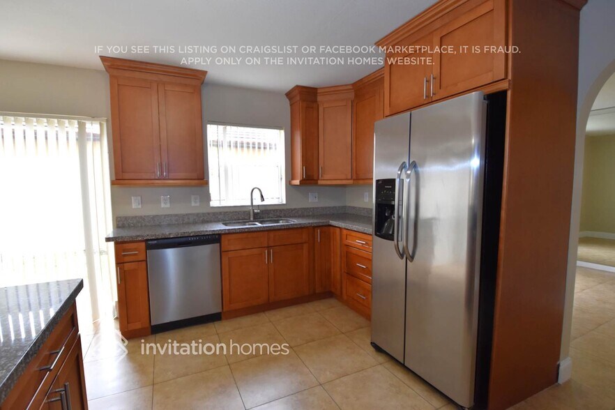 Building Photo - 14671 SW 156th Ave