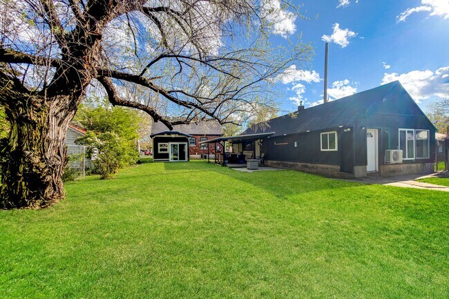 Building Photo - Monroe Park