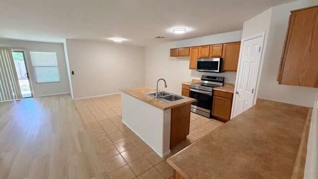 Building Photo - 45677 W Ranch Rd