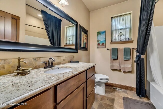 Building Photo - Pebble Creek