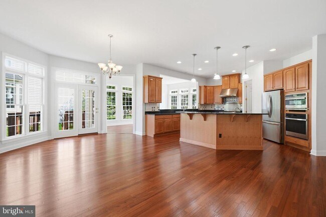 Building Photo - 5285 Meadow Estates Dr