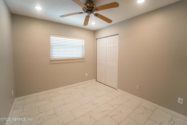 Building Photo - 5455 Pelican Way