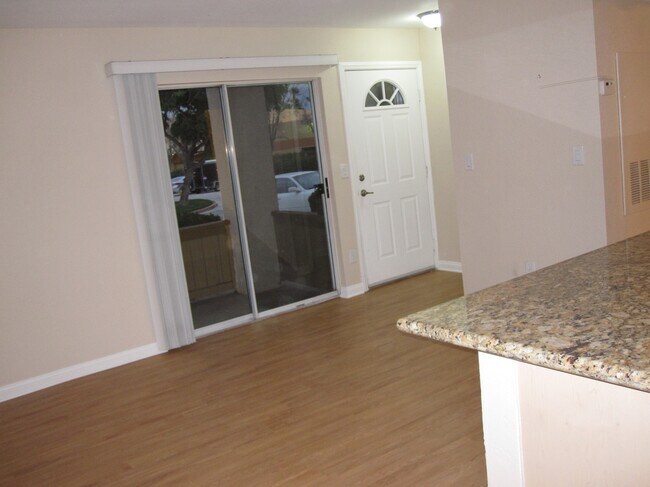 Building Photo - 2085 Highpointe Dr