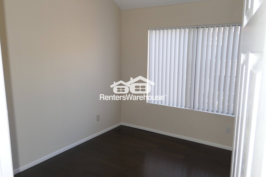 Building Photo - 5122 E Shea Blvd