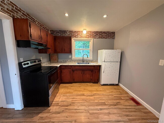 Building Photo - 2250 NY-302