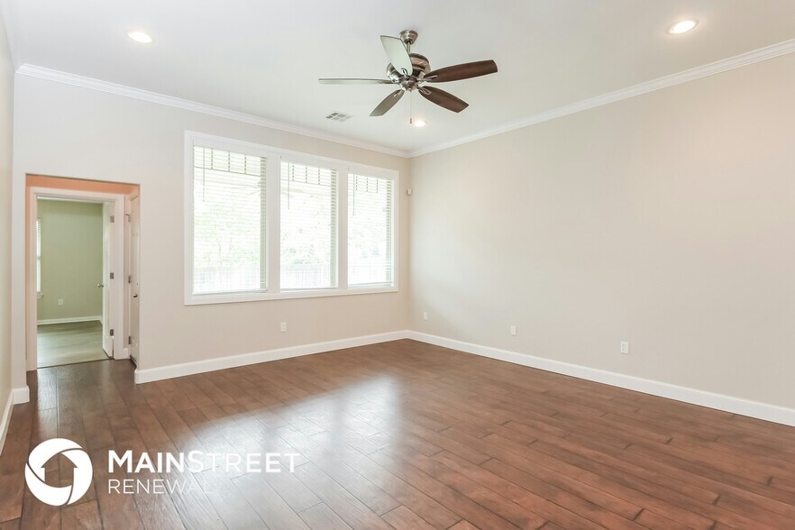 Building Photo - 14505 Park Cir