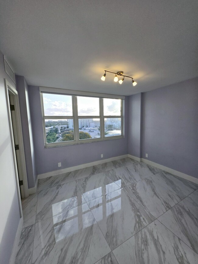 Building Photo - 137 Golden Isles Dr