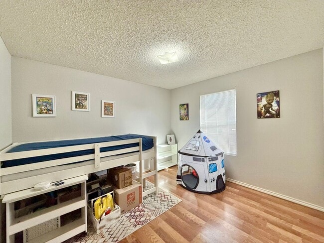 Building Photo - Lease Takeover Opportunity Available!