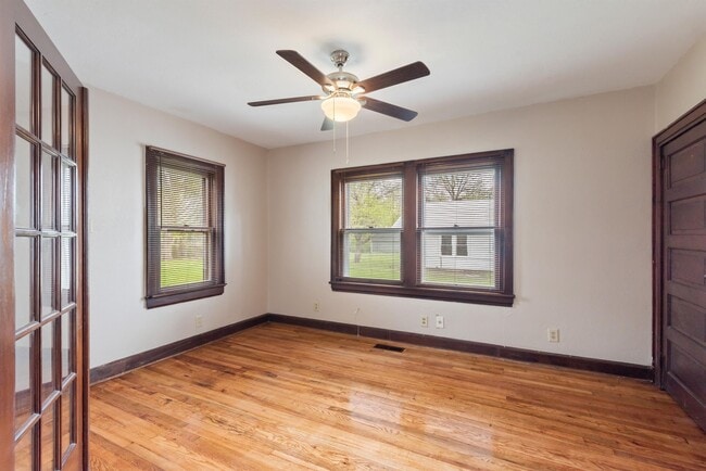 Building Photo - 4021 Porter Ave