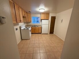 Building Photo - 143 E 1100 S