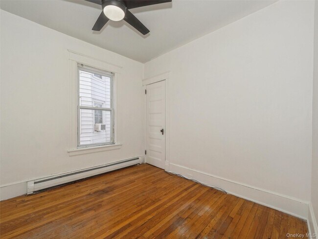 Building Photo - 236 Mansion St