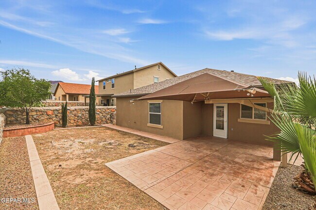 Building Photo - 7533 Red Cedar Dr