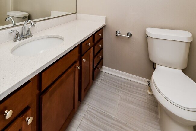Building Photo - 65 Reeding Ridge Dr W