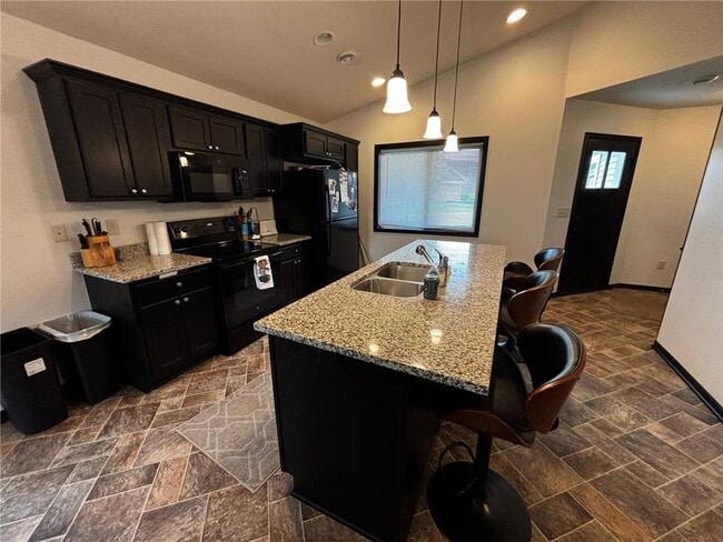 Building Photo - 4001 Iris Ct