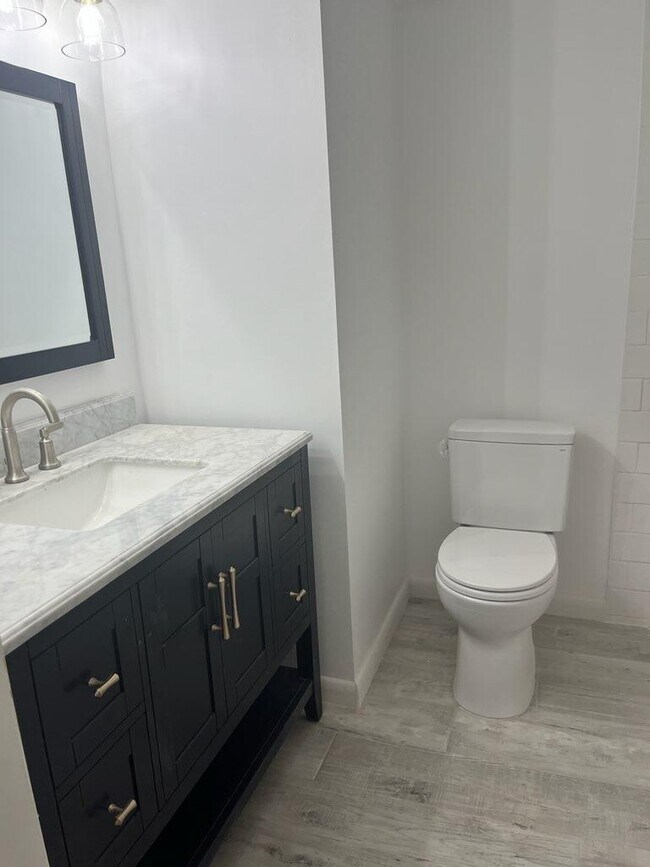 Building Photo - 5000 Ocean Beach Blvd