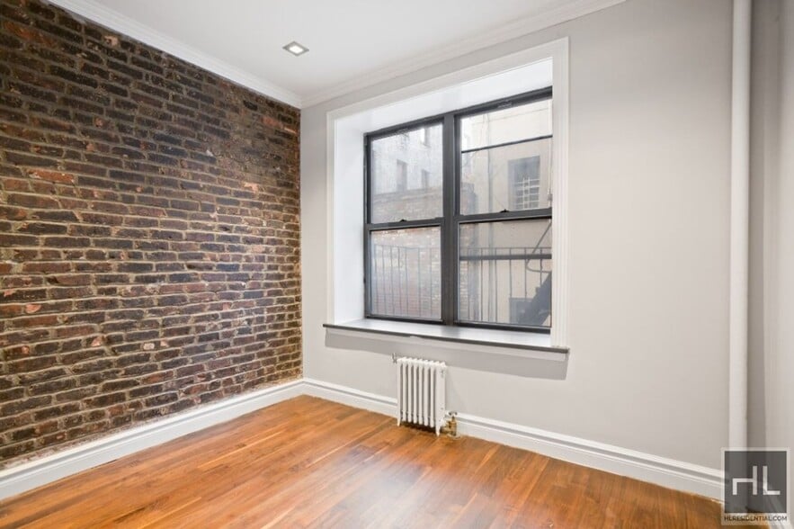 Building Photo - East 13th Street