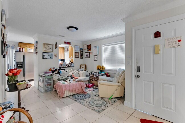 Building Photo - 7890 Lago Del Mar Dr