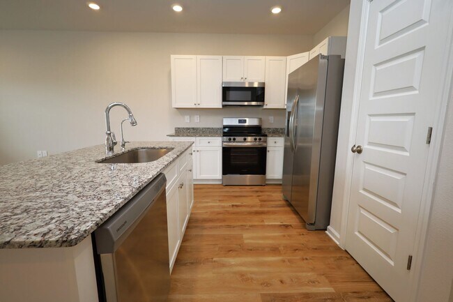 Building Photo - 6042 Bemiss Towns Dr