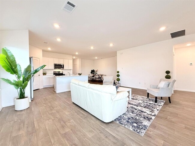 Building Photo - 598 Gladiola Lp