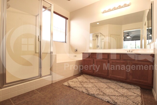 Building Photo - 19350 E Carriage Way