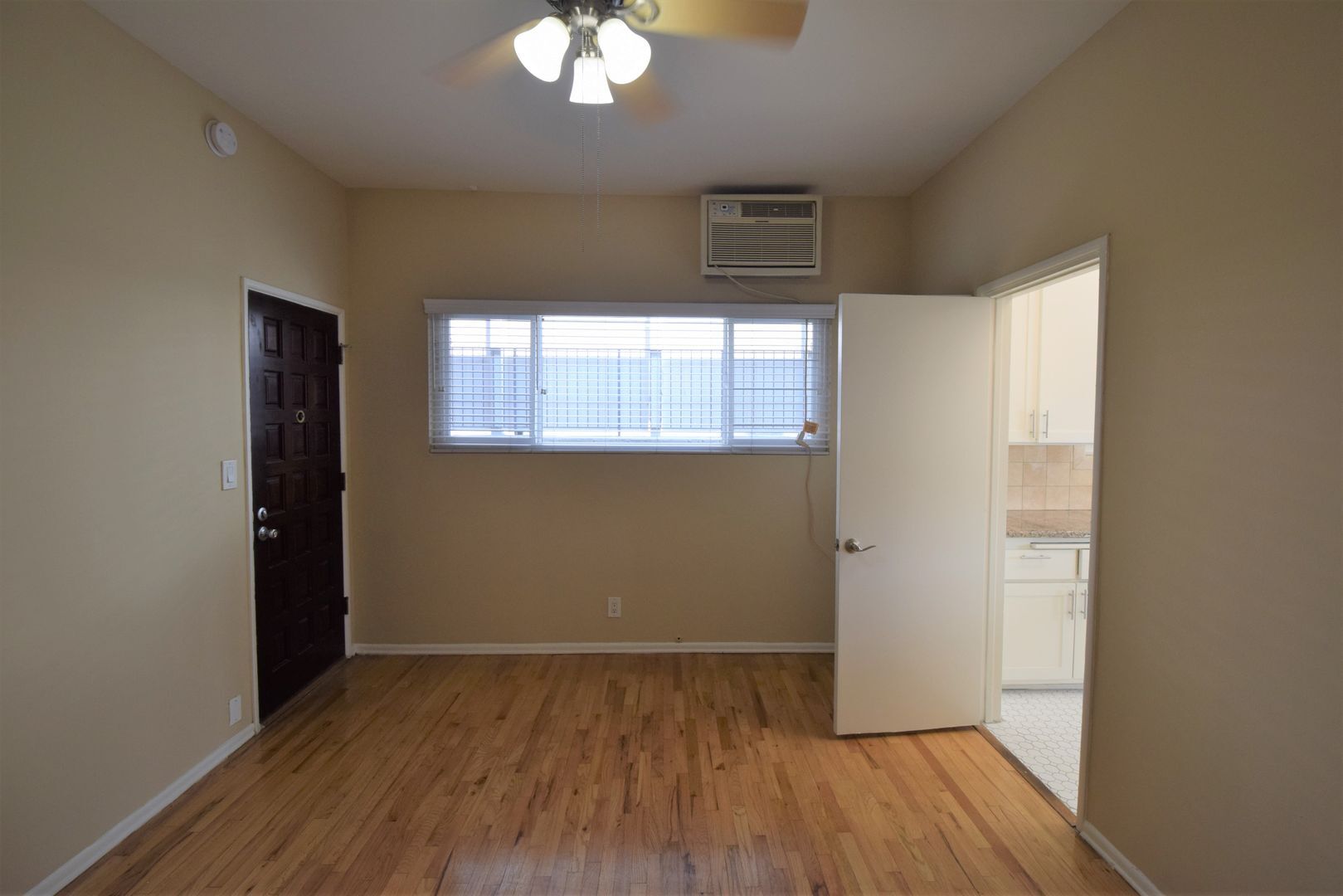 Building Photo - 12427 Riverside Dr