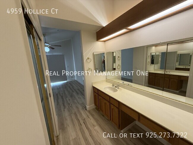 Building Photo - 4959 Hollice Ct