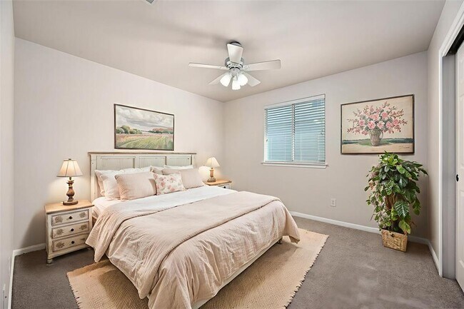 Building Photo - 7817 Squirrel Hollow Dr