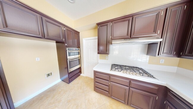 Building Photo - Welcome to Picasso Dr!