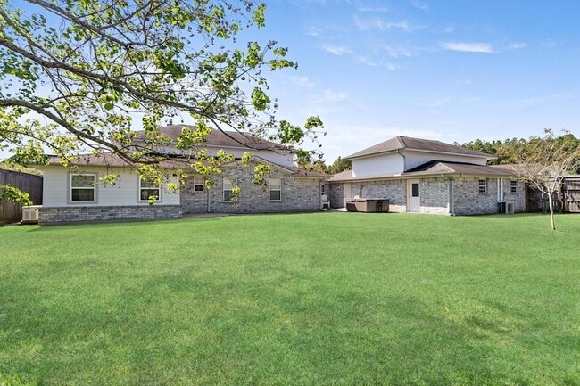 Building Photo - 100 Dillons Way