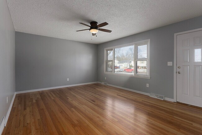 Building Photo - 703 SW 7 St