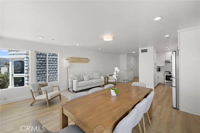 Building Photo - 1045 Gaviota Dr
