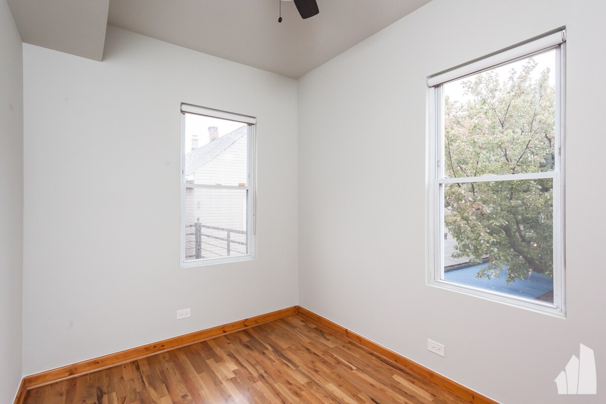 Building Photo - 1521 N Bosworth Ave