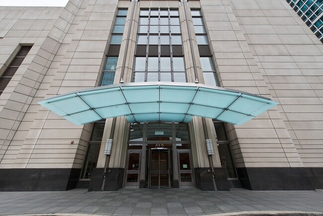Building Photo - 512 N McClurg Ct