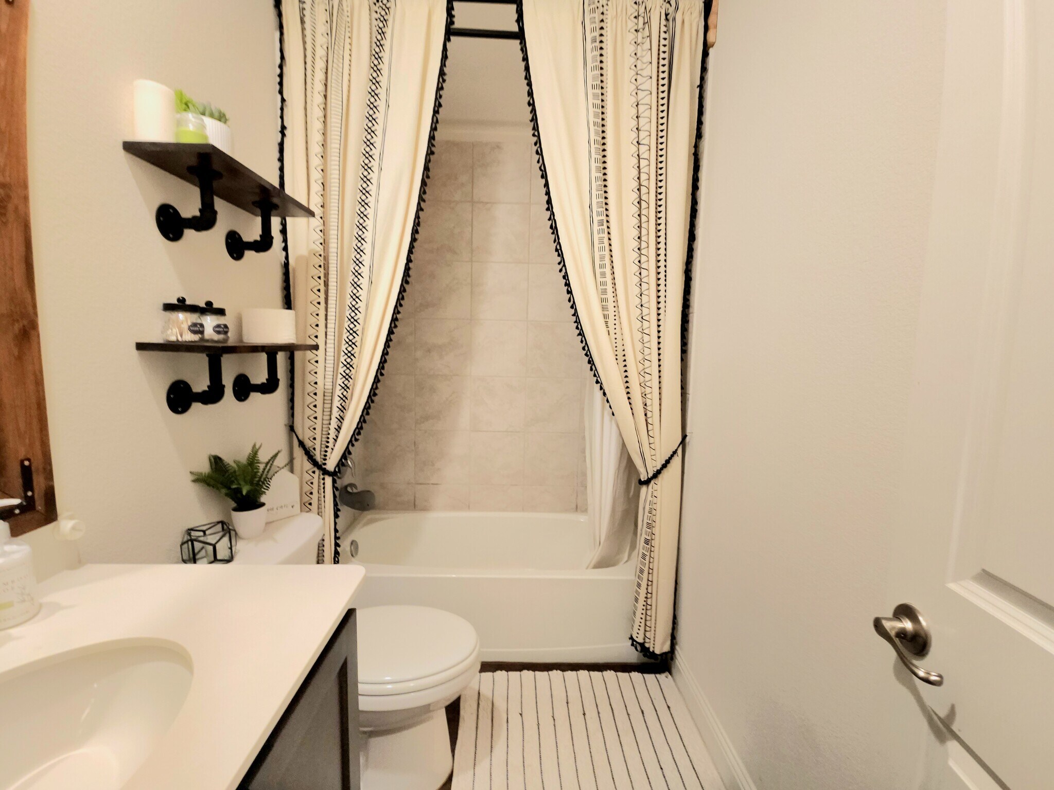 Building Photo - 3012 Denver Ave