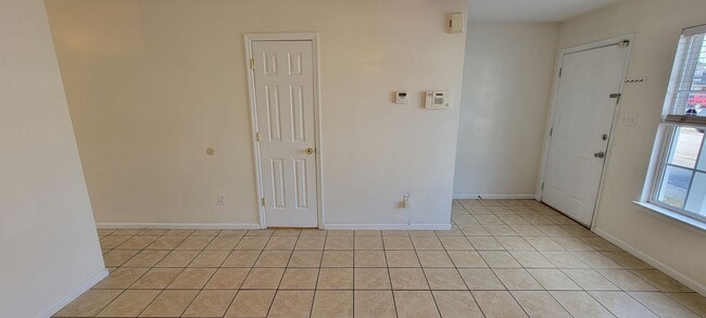 Building Photo - 106 Pinegrove Ct
