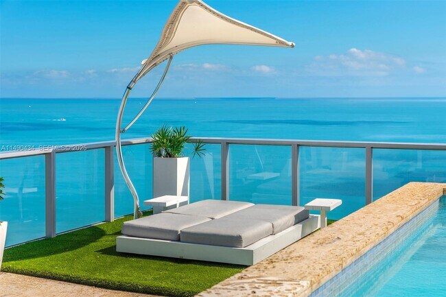 Building Photo - 2201 Collins Ave