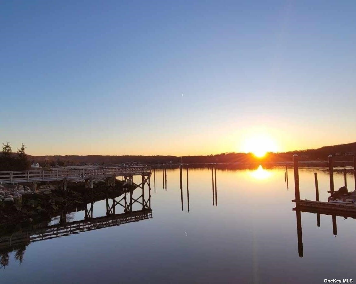 Building Photo - 147 Woodbine Ave