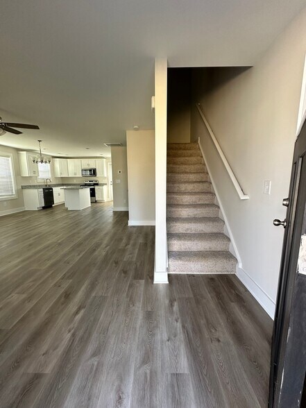 Building Photo - 802 Union St