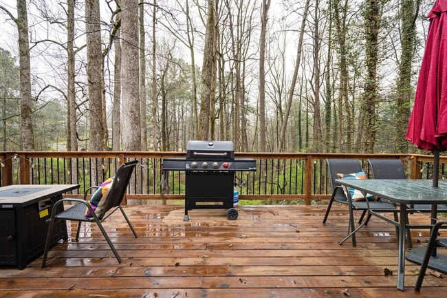 Building Photo - 306 Jason Ct