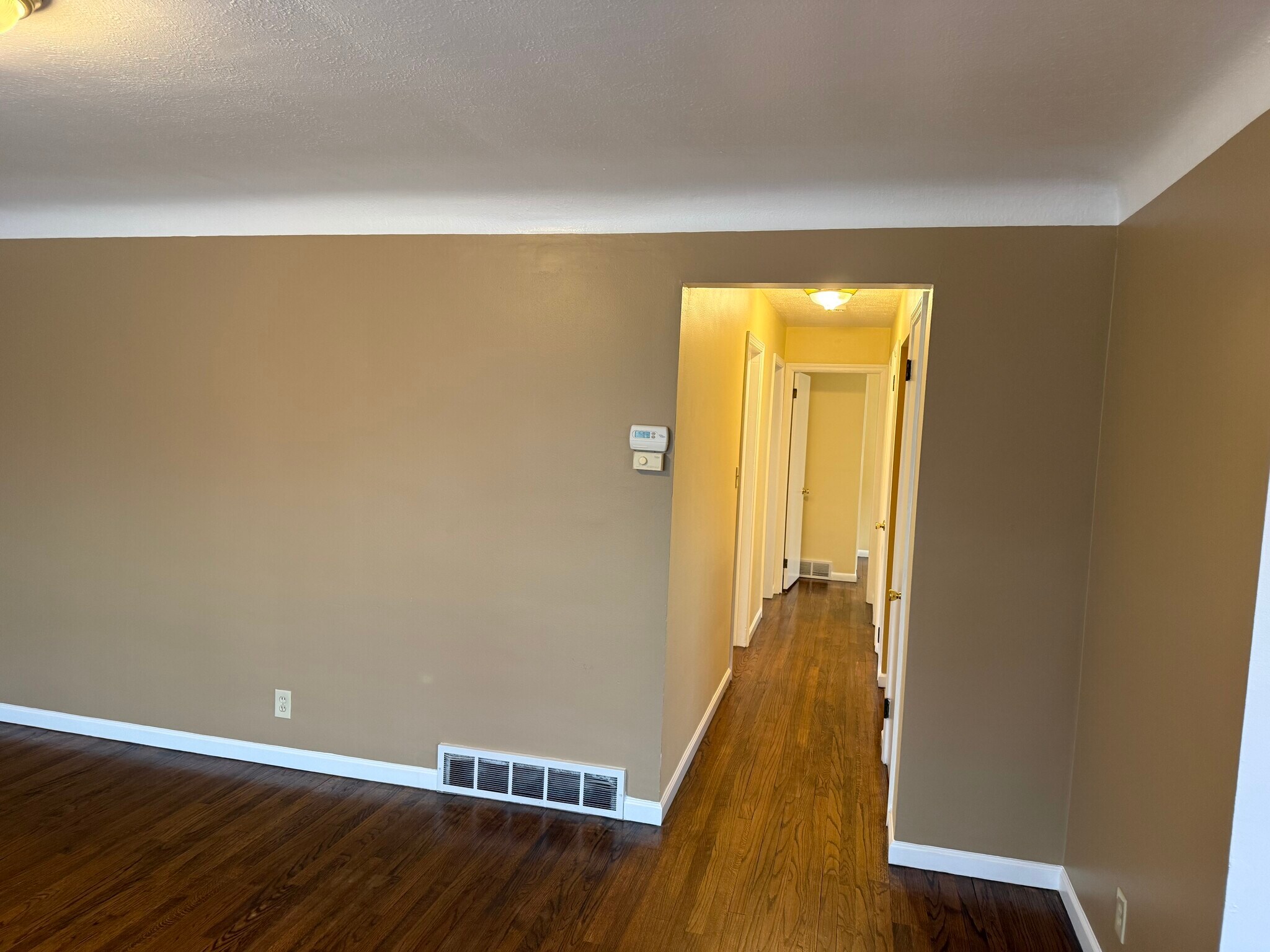 Building Photo - 5409 E 131st St