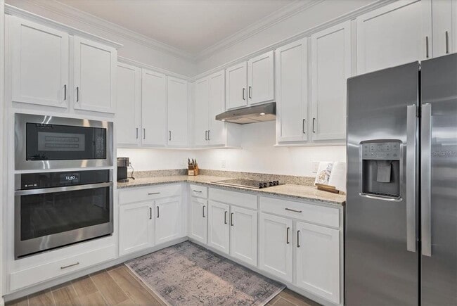 Building Photo - 25228 Longmeadow Dr