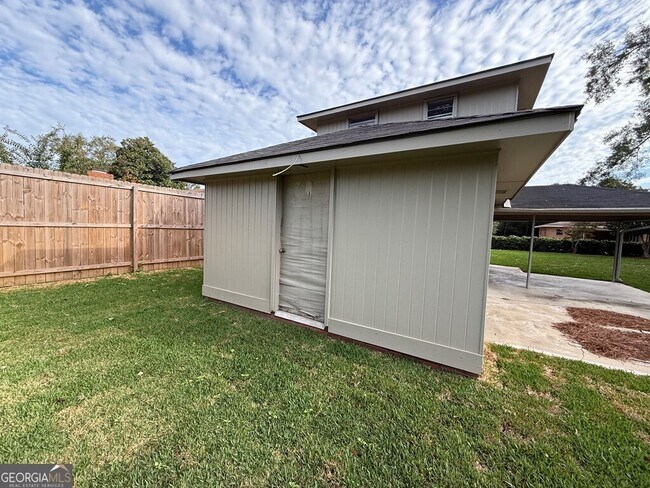 Building Photo - 412 Roberson St