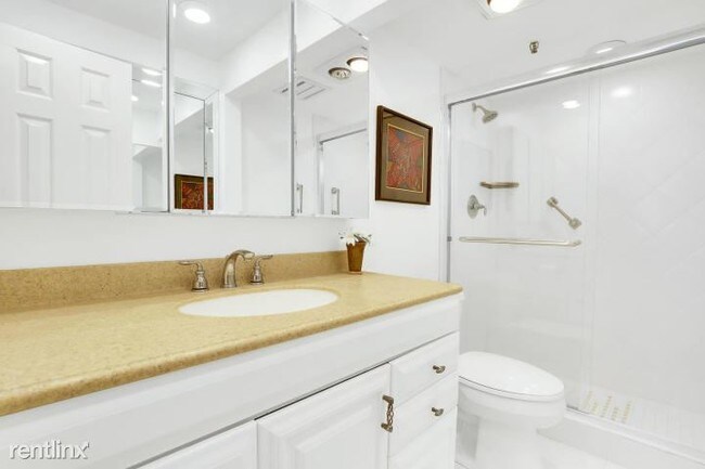 Building Photo - 2 br, 2 bath Condo - 899 Jeffery St Apt 602