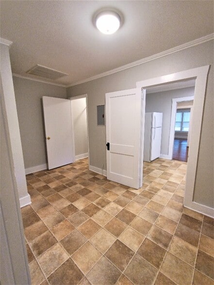 Building Photo - 186 E Brazell St