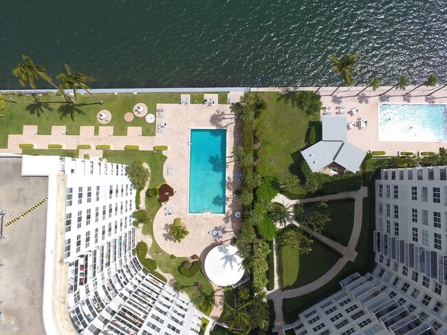 Building Photo - 2800 N Flagler Dr