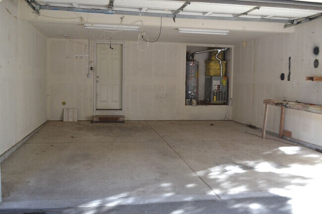 Building Photo - 699 Eloise Ave