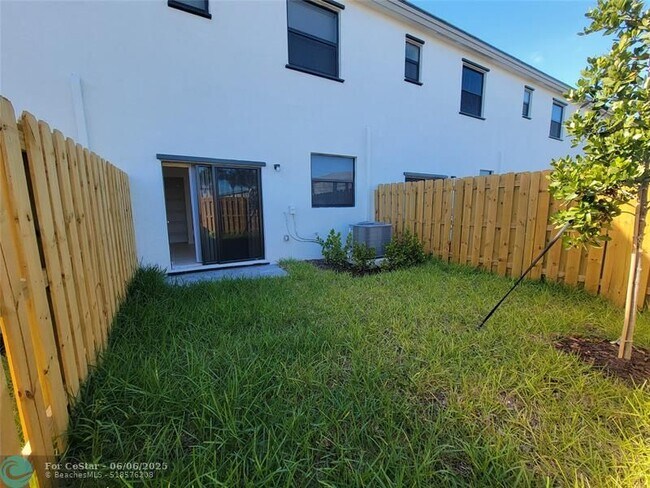 Building Photo - 28637 SW 132nd Ct