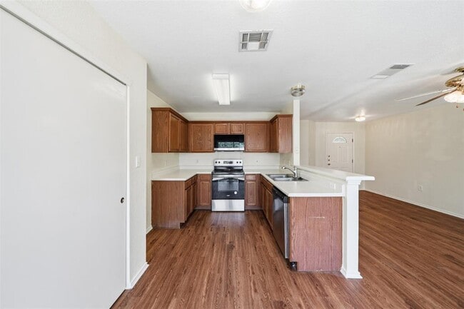 Building Photo - 1910 Steeds Crossing