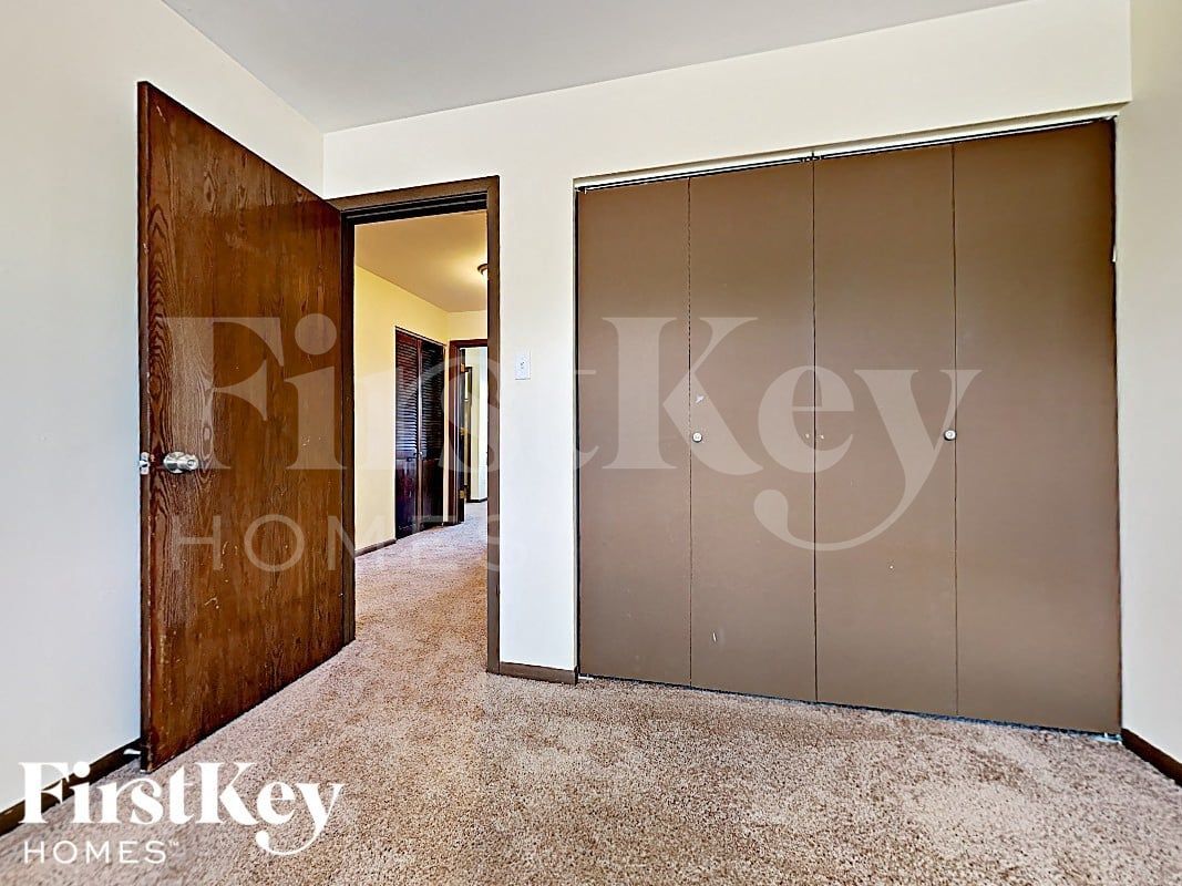 Building Photo - 6048 White Birch Ln